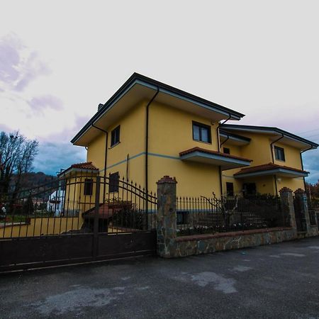 B&B La Casa Di Betty Albanella Eksteriør bilde