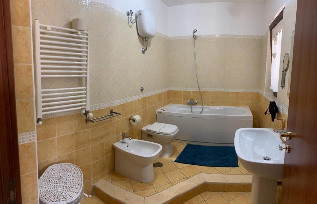 B&B La Casa Di Betty Albanella Eksteriør bilde